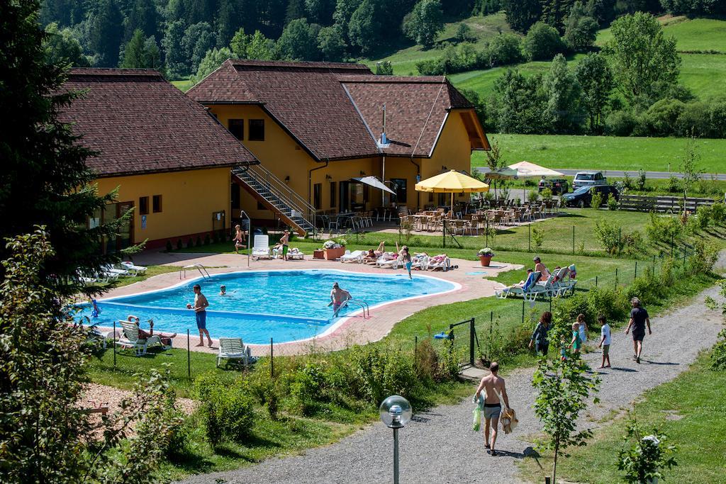 Happy Camp Mobile Homes In Bella Austria Campsite 4*